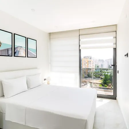 The Blue Tide - 1 Bedroom - Bills Included 阿拉尼亚