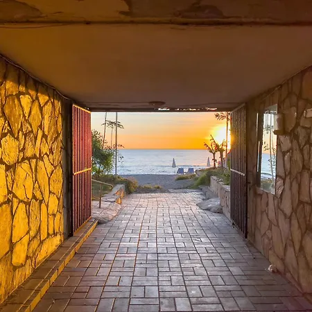 Апартаменты The Blue Tide - 1 Bedroom - Bills Included