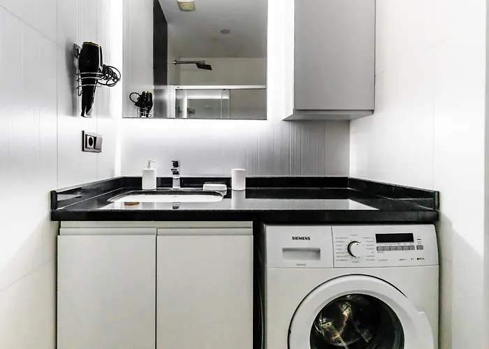 Апартаменты Seafront 1 Bedroom - Sea View Balcony - New Building