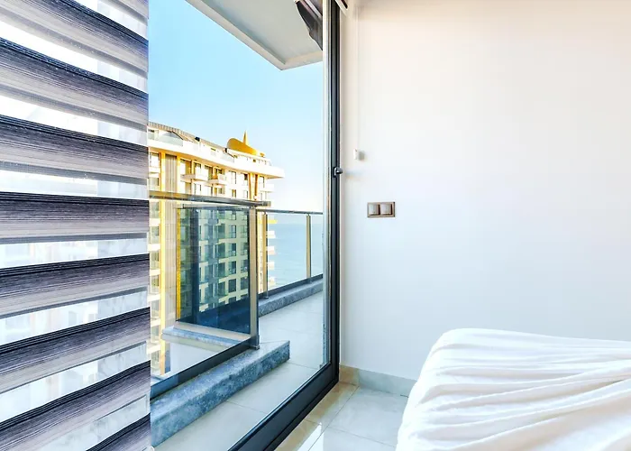 Апартаменты Seafront 1 Bedroom - Sea View Balcony - New Building